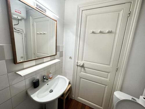 Photo de la galerie de l'établissement Chabaud une pépite au pied de la Cathédrale, à Reims