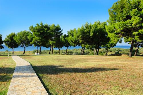 Gallery image of Vatopedi Serenity Pool Retreat by Halkidiki Villas in Vatopedi