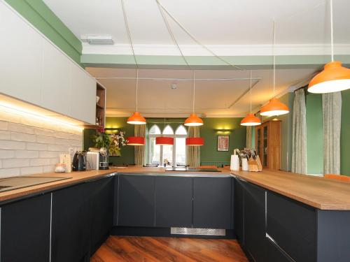 Una cocina o cocineta en Sycamore Apartment