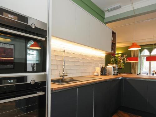 Una cocina o cocineta en Sycamore Apartment