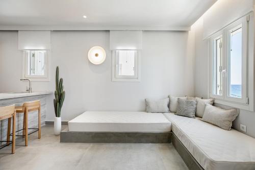 Χώρος καθιστικού στο Kythnos Blue - Suite 3 Loutra Bch Balcony Sea View
