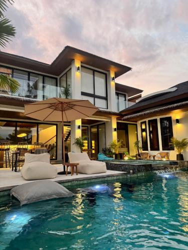 Kolam renang di atau dekat dengan Sway Villa