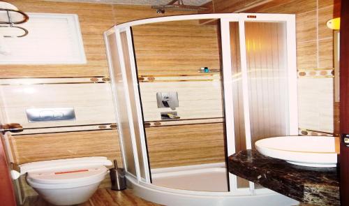 Ένα μπάνιο στο Elysion Hotel