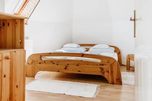 Fotografie z fotogalerie ubytování Kék Vendégház Family Resort v destinaci Gyenesdiás