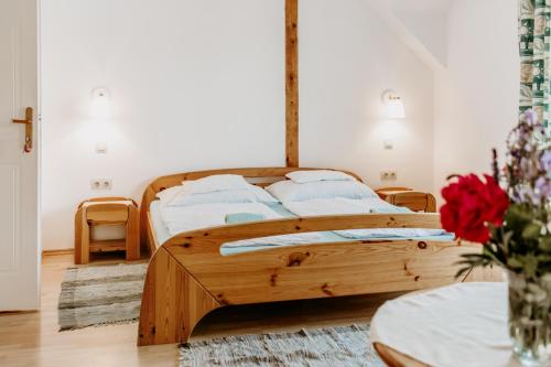 Fotografie z fotogalerie ubytování Kék Vendégház Family Resort v destinaci Gyenesdiás