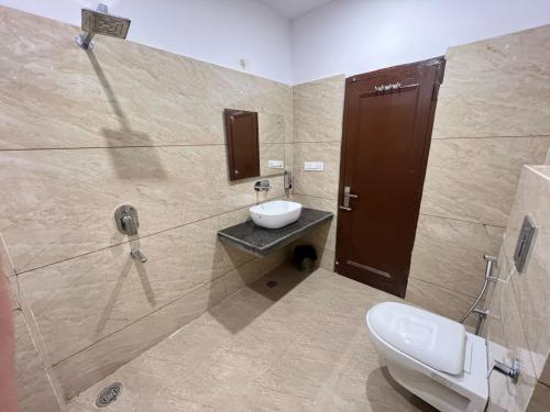 Galería fotográfica de Hotel My Best Stay Patiala !! Parking ! Near Bus Stand ! Banquet ! Near Punjabi University ! Couple Friendly en Patiāla
