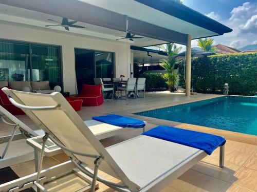 Bazén v ubytování Stunning 2-Bedroom Pool Villa nebo v jeho okolí