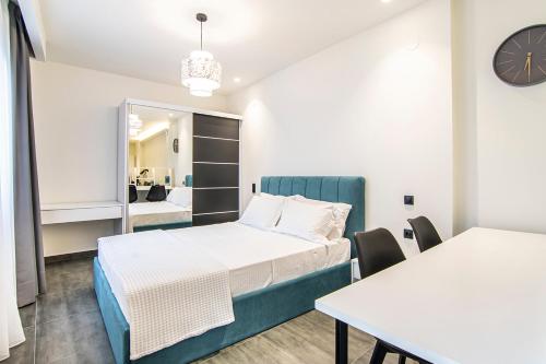 Flats Avenue 236- B