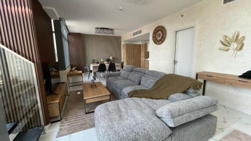 Holiday Elegant Apartment Near yas Island Abu Dhabi DABAS2