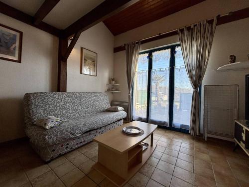 Posezení v ubytování Maison 2 pièces avec Mezzanine 5 couchages SAINT-DENIS D'OLERON SDO000-062