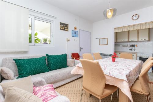 Apartment Lemona