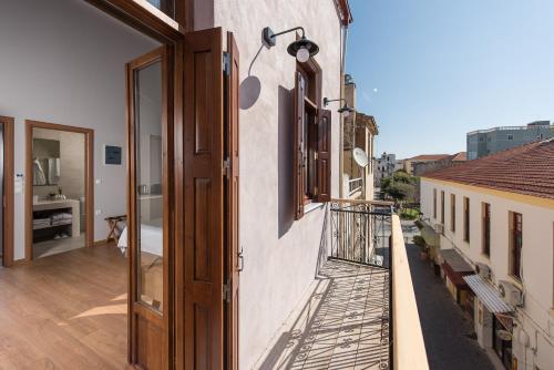 Balkoni atau teres di Bluebell Luxury Suites