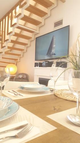 Family Surf 3 floors of fun 8 min walk to beach