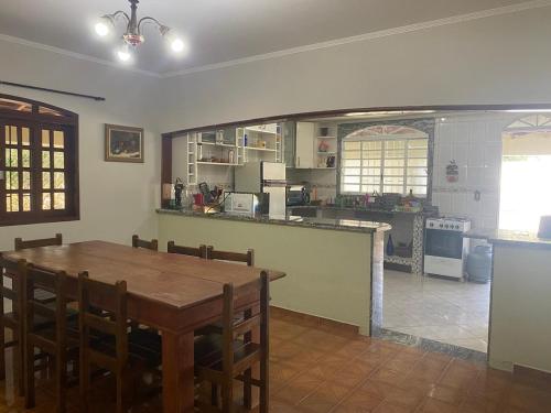 Η κουζίνα ή μικρή κουζίνα στο Recanto Das Montanhas
