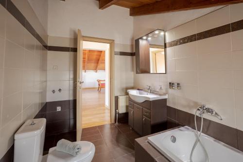 Gallery image of Villa Konstantinos Hilltop Vineyard Escape in Almirida