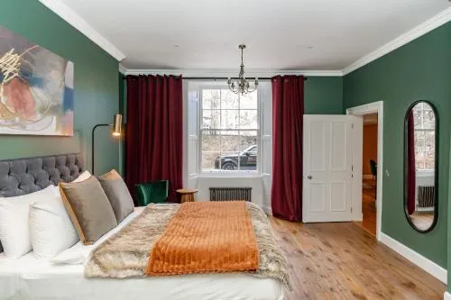 Dragon Suites Luxury Apartments at 9 Albyn Place photo 14