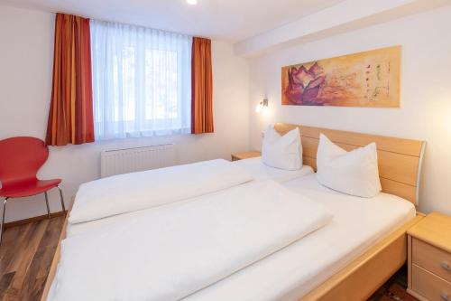 Sahin 5 by Alpenfeder