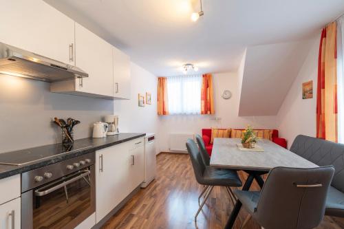 Sahin 4 by Alpenfeder