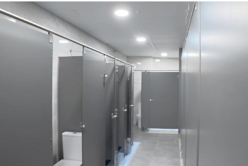Koupelna v ubytování Aiora Hostel