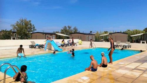 ZEcamping 3 étoiles piscine en bord de lÉtang de Berre