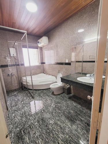 Ένα μπάνιο στο Sơn Đà Lạt homestay
