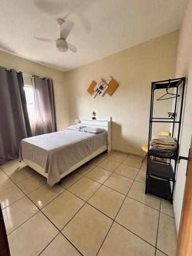 Katil atau katil-katil dalam bilik di Apt 02 Quartos Ouro Branco