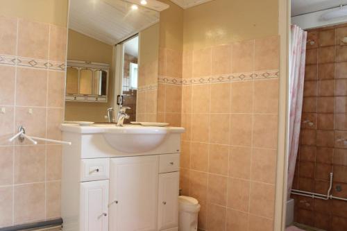 Ένα μπάνιο στο Maison 3 pièces - 4 couchages - La Brée-les-Bains LBO000-377