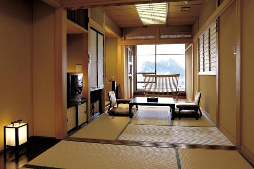 Ruang duduk di Umibenokakureyu Seiryu