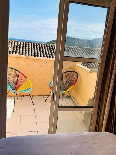 Balkón nebo terasa v ubytování Cap Esterel - Duplex avec 2 terrasses dont une tropezienne, piscines et loisirs