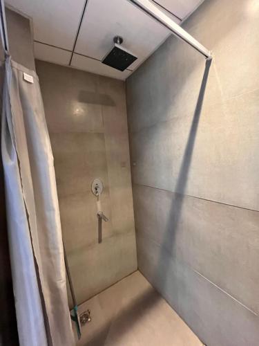 Un baño de Supernova Spira Noida