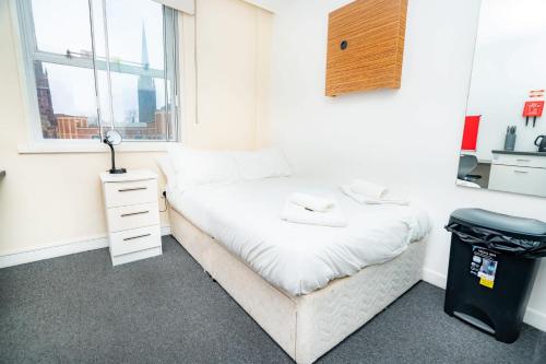 Η κουζίνα ή μικρή κουζίνα στο Modern & Cosy Central Coventry Budget Studio