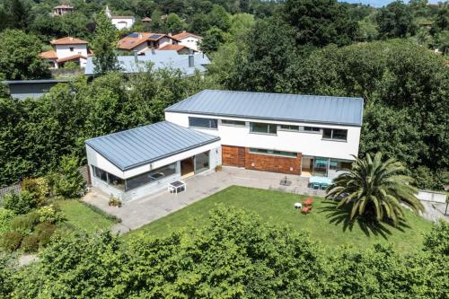 Gestiona2R - Casa familiar en Llanes 4 dormitorios Jardín privado