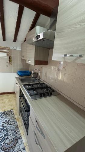 Η κουζίνα ή μικρή κουζίνα στο Alloggio turistico Casperia