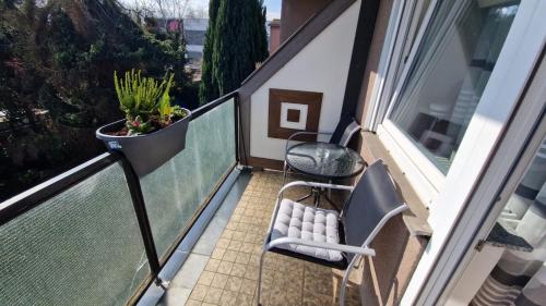 Afbeelding uit fotogalerij van Ferienunterkunft - Am Stadtgarten in Saarlouis