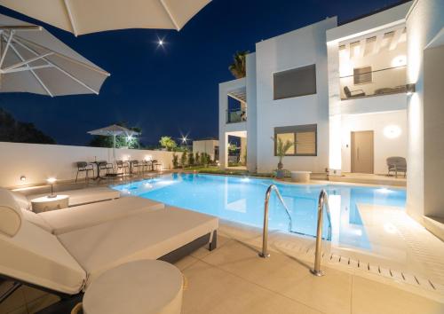 Bazén v ubytování Palm View Suites nebo v jeho okolí