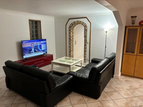 Large house near Parc des Expositions cdg