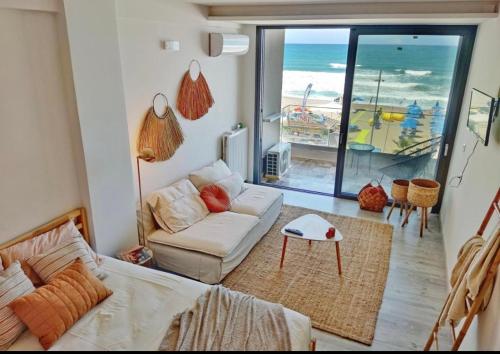 Akasha living by the sea
