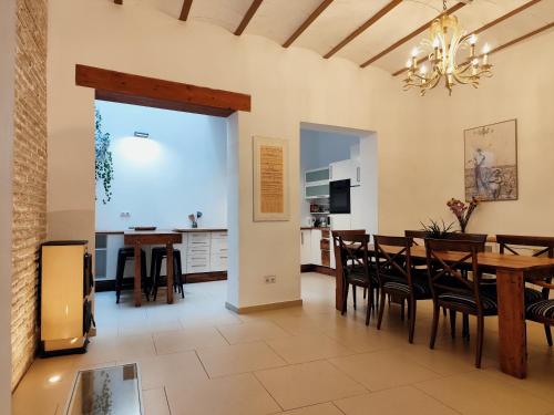 La Farándula Casa completa con Patio y terraza Centro