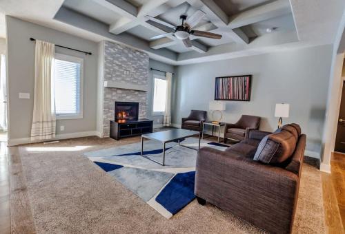 Posezení v ubytování Luxury Retreat- Modern 5BR Ranch in Bennington