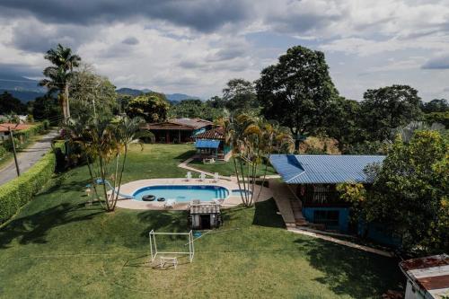 Πισίνα στο ή κοντά στο La Cabañita Farm Hotel