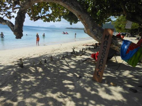 Fotografie z fotogalerie ubytování T 2 Ste Anne à 5mn de la Plage v destinaci Sainte-Anne