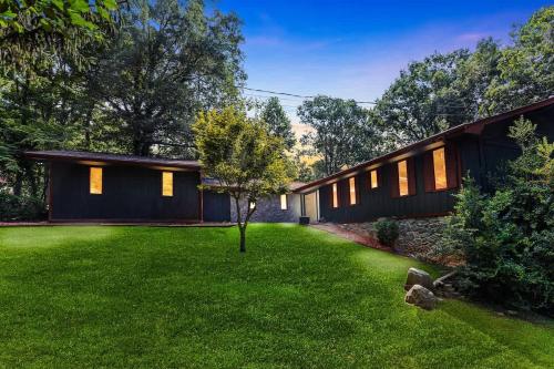 Κήπος έξω από το Lake Lanier Escape- Gainesville Lakefront Stay