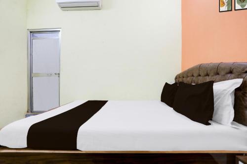 Gallery image of Hotel O Holiday Guest House in Gulzārbāgh