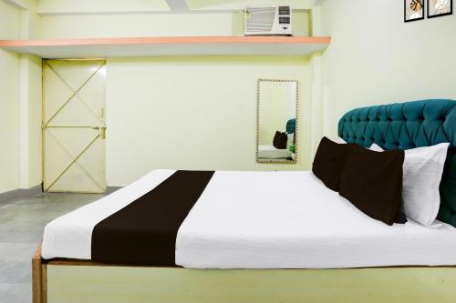 Gallery image of Hotel O Holiday Guest House in Gulzārbāgh