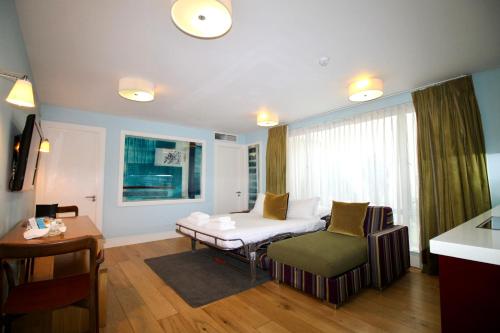 Residences at The Gyle - London photo 30