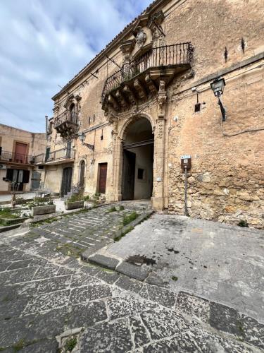 El edificio en el que está la casa vacacional