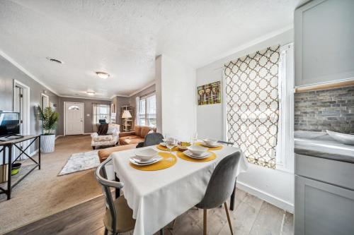 Gallery image of 3 bedroom 1 bath in Cleveland in Cleveland