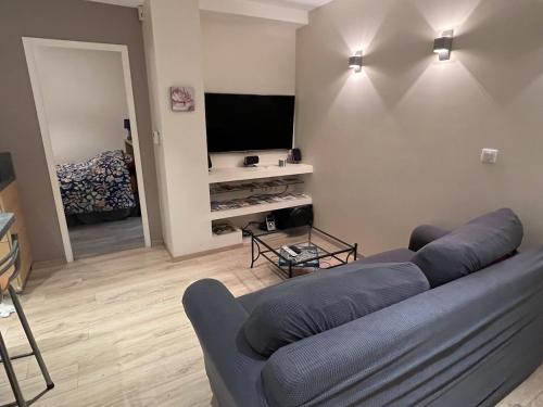 Photo de la galerie de l'établissement Appartement 45m, proche centre ville, pas de wifi, place parking devant, à Aurillac