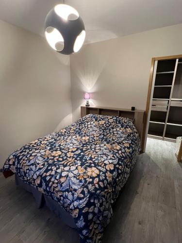 Photo de la galerie de l'établissement Appartement 45m, proche centre ville, pas de wifi, place parking devant, à Aurillac