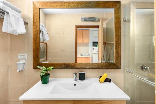 Gallery image of One Apartments TLV in Tel Aviv